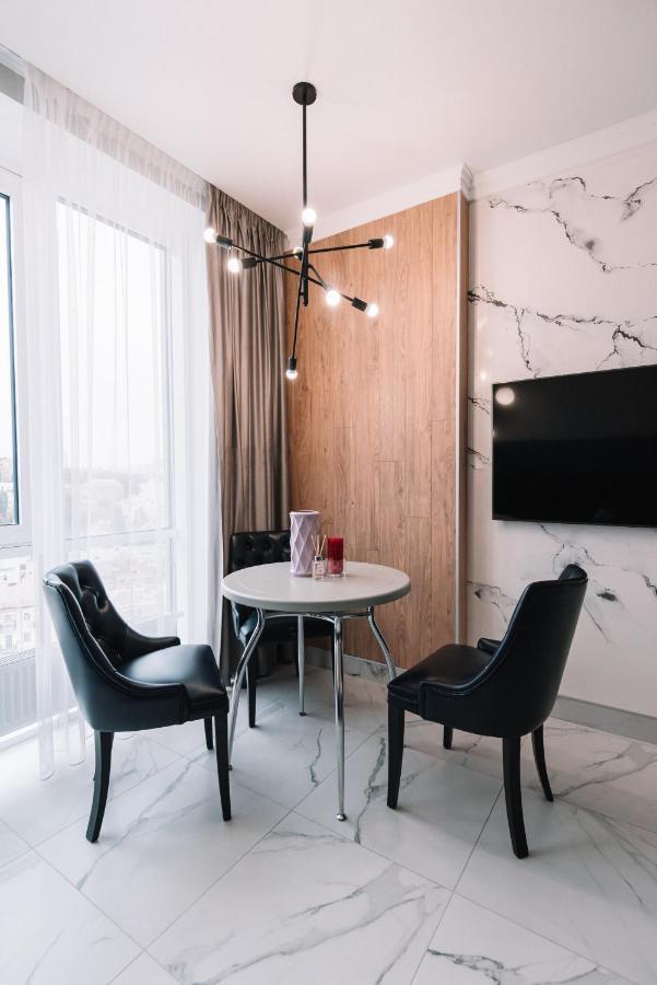 Royal Tower Vip Smart Apartments 3 เคียฟ ภายนอก รูปภาพ